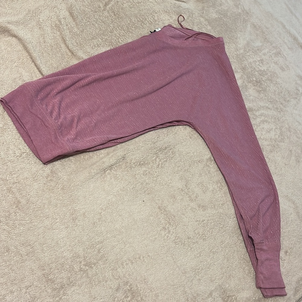 Clothes - Picture 4 of 5